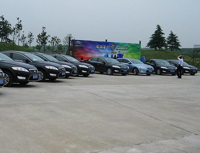 车驰天下 汽车饰品销售，为您的爱车增添个性与舒适